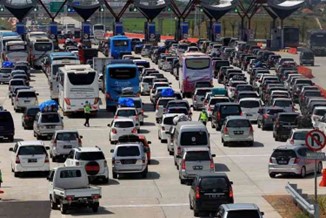 RATUSAN RIBU KENDARAAN AKAN TINGGALKAN JABOTABEK, SIAP MENGHADAPI MACET IMLEK? 6 PERSIAPAN PENTING SEBELUM PERJALANAN JARAK JAUH